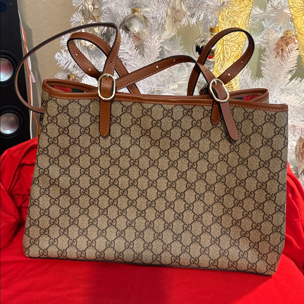 Purse - Picture 2 of 8